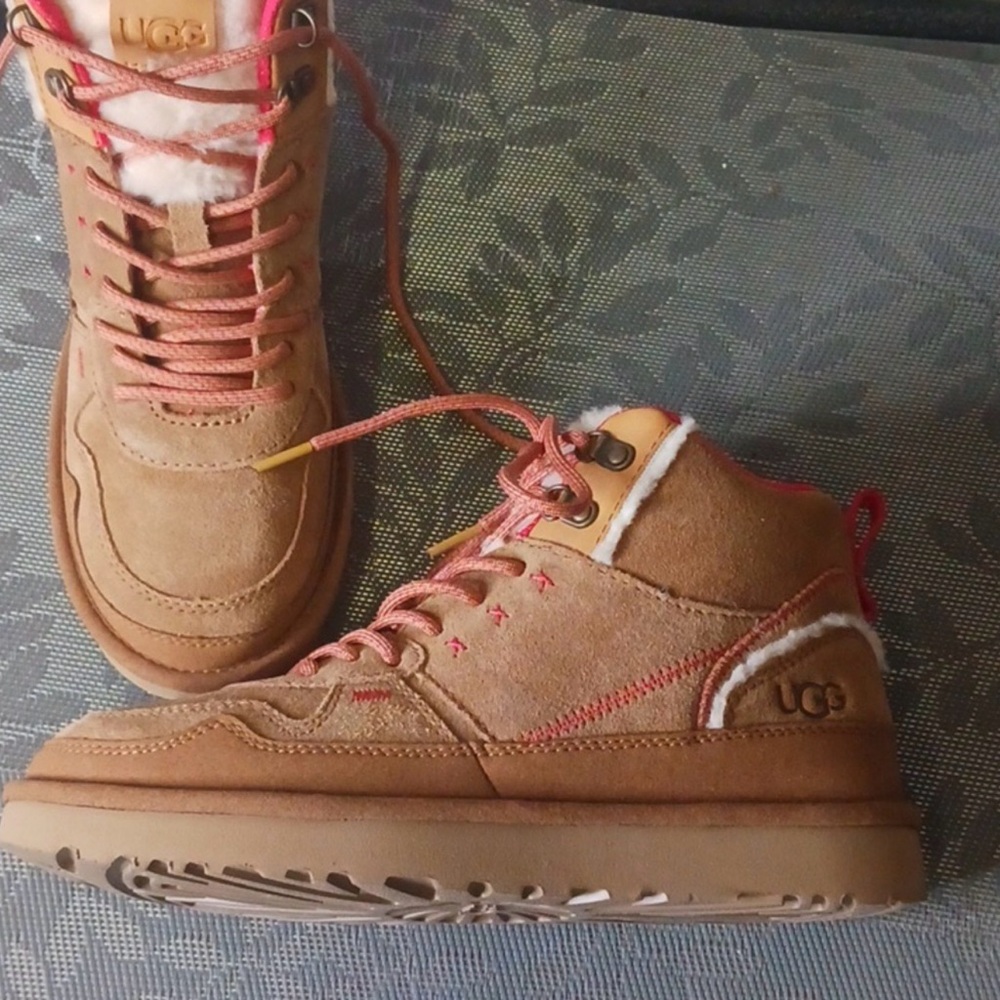 UGG Brown Suede boots with Pink Highland HI Heritage - Picture 2 of 6